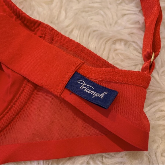 lacy red Triumph bra 🌹 - Picture 8 of 9